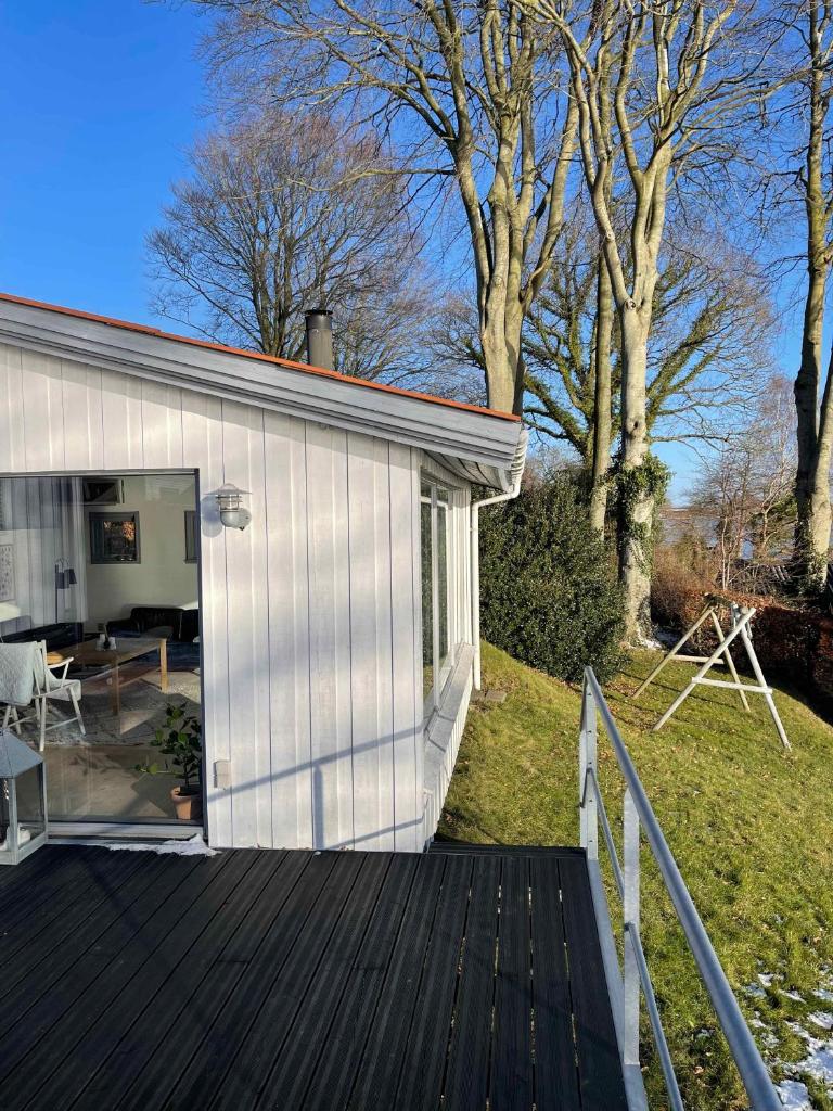 Stunningly Located Holiday Home With A Beach, photo 3