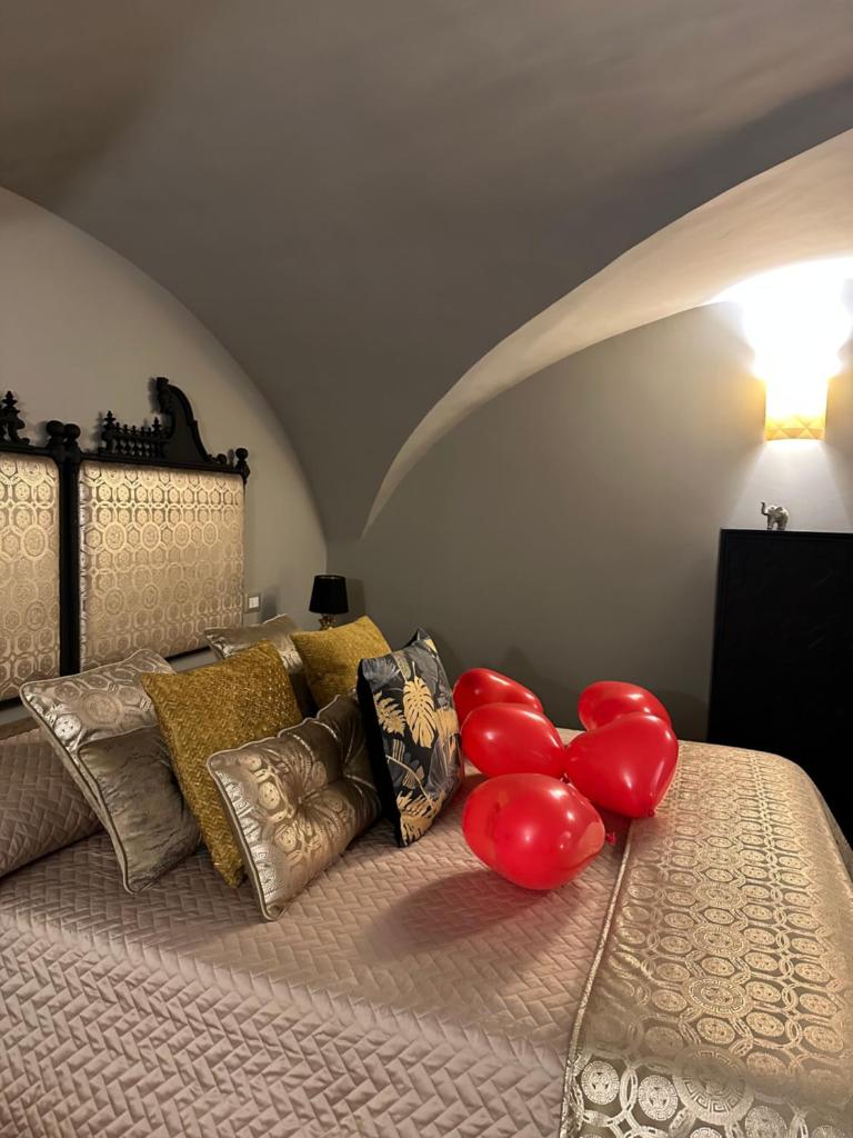 Home dentro il teatro photo 1