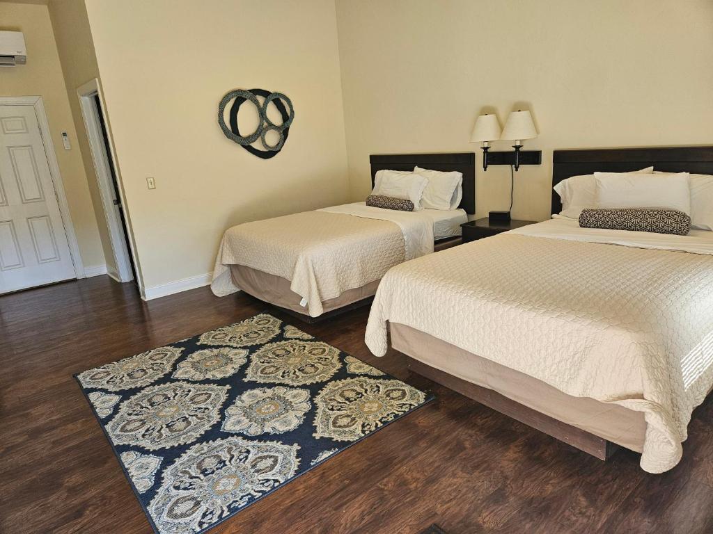 Sunset Cottages and Motel image
