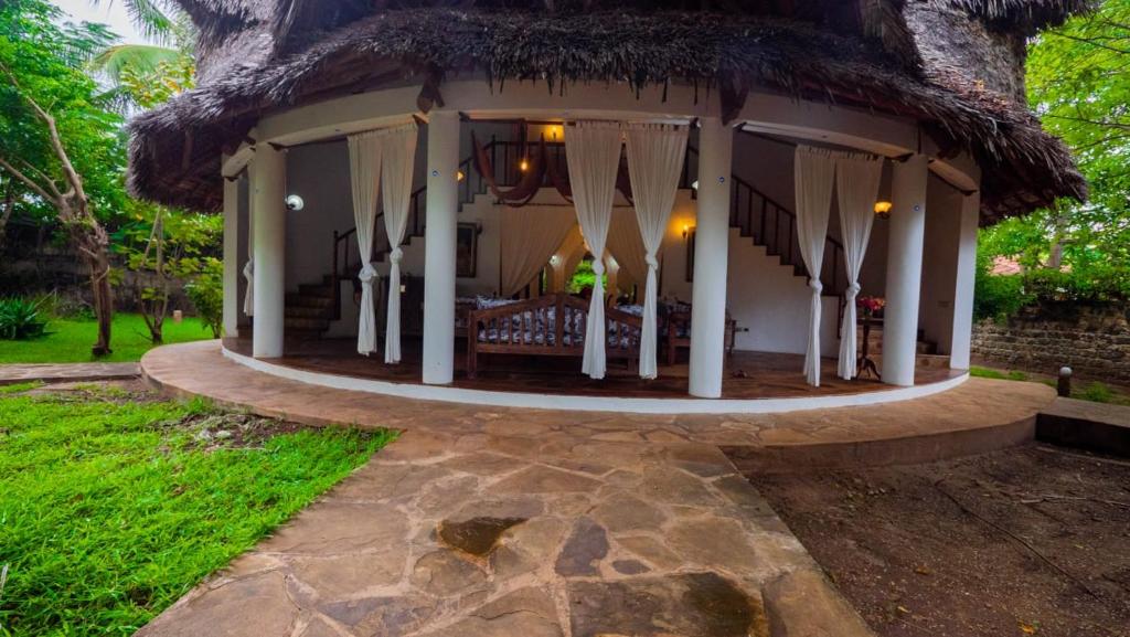 Great Rustic Escape 3 bedroom Villa, Casuarina, Malindi photo 1