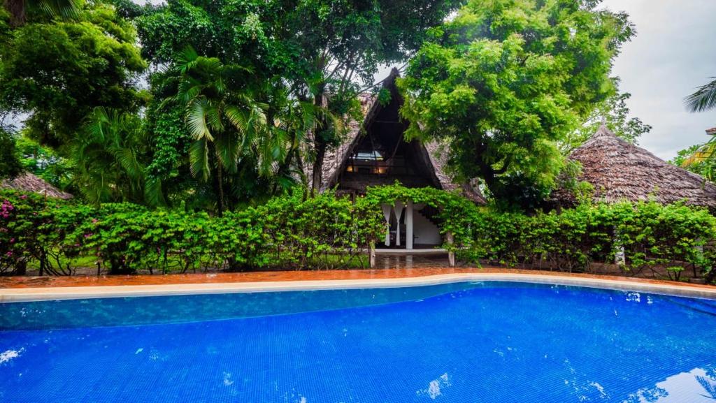 Great Rustic Escape 3 bedroom Villa, Casuarina, Malindi photo 4