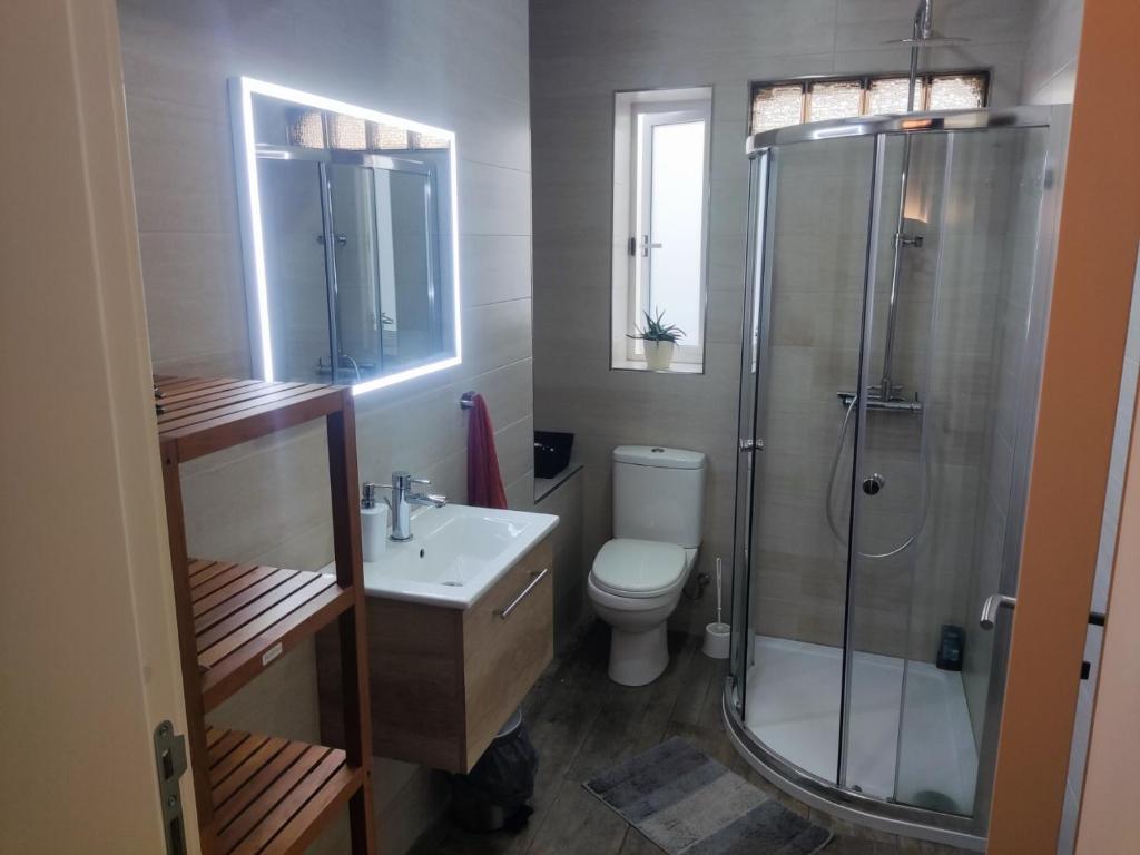 Double bedroom in St Julians in shared house photo 2