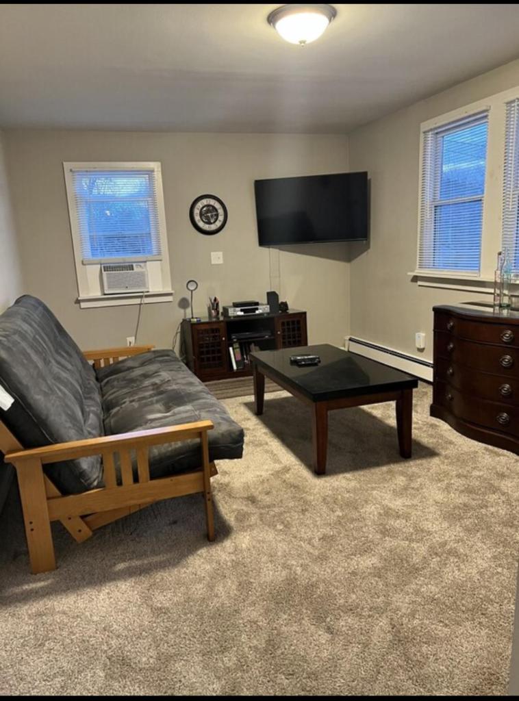 Charming Cottage Historic Falmouth Cape Cod Near Beach and Downtown 2BR 1Bath Deck photo 1