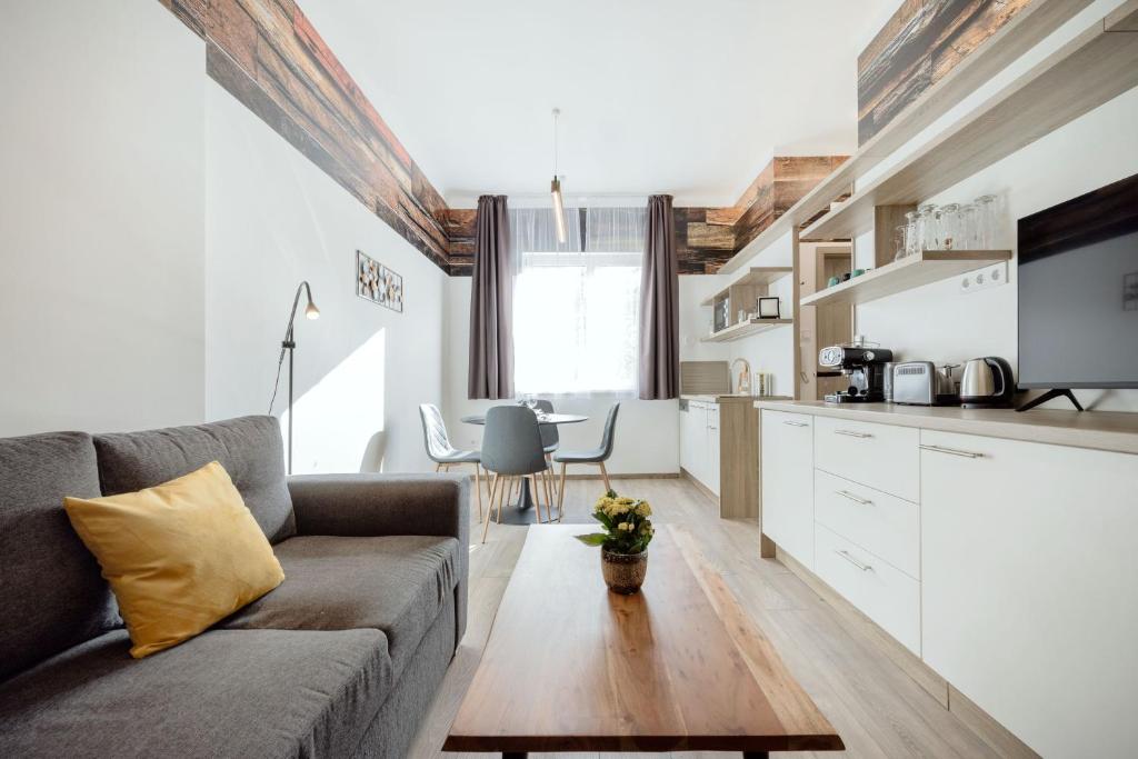 Elemental Retreats - Wood & Water Studios