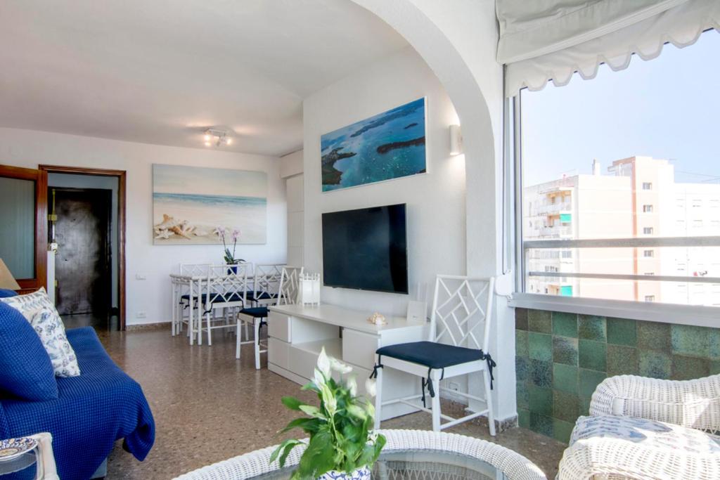 Bright Apartment Steps Away from the Beach photo 1