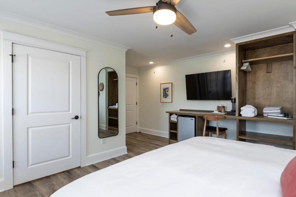 Albermarle #202 Inn at Old Beach image