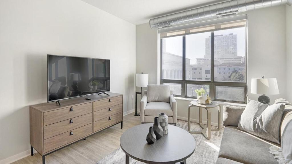 Landing Modern Apartment with Amazing Amenities (ID1231X251) photo 1