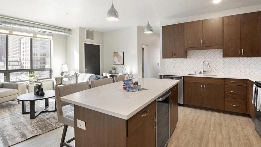 Landing Modern Apartment with Amazing Amenities (ID1231X251) photo 3