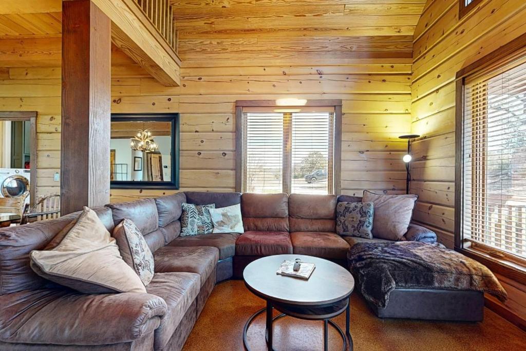 Luke Lake Living photo 3