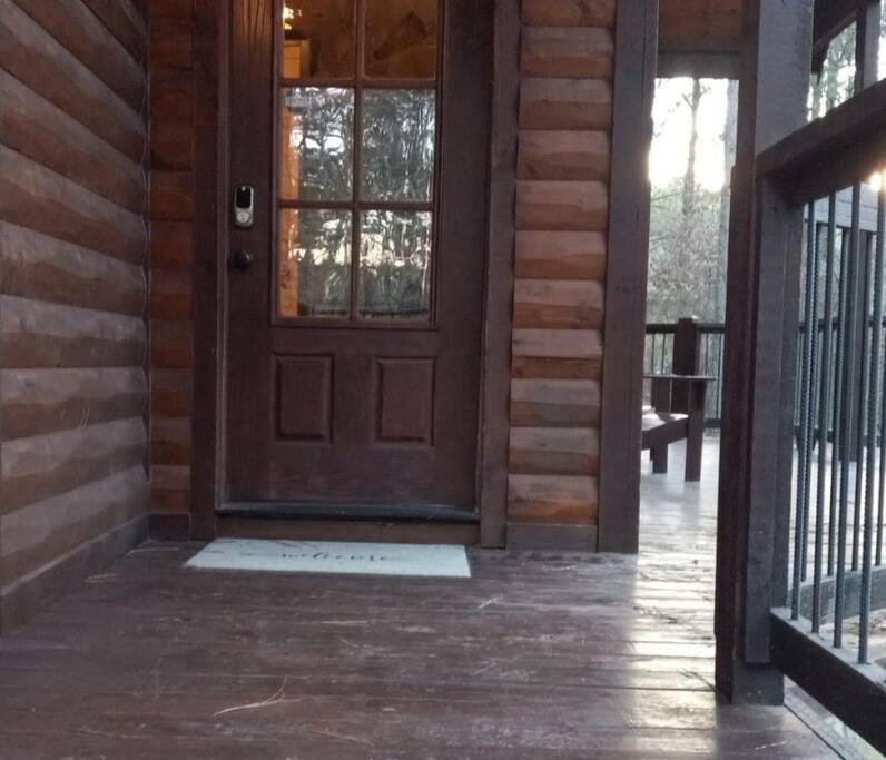 Iron Horse Lodge sleeps 18, Games, Fire Pit, Hot Tub, EV, more photo 4
