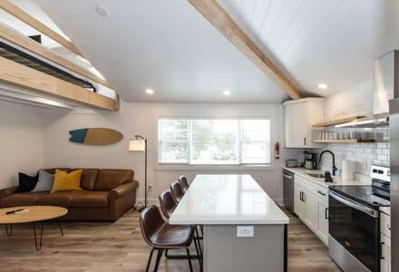 Ocean Lofts in the Vibe #7 - 5 min walk to beach photo 2