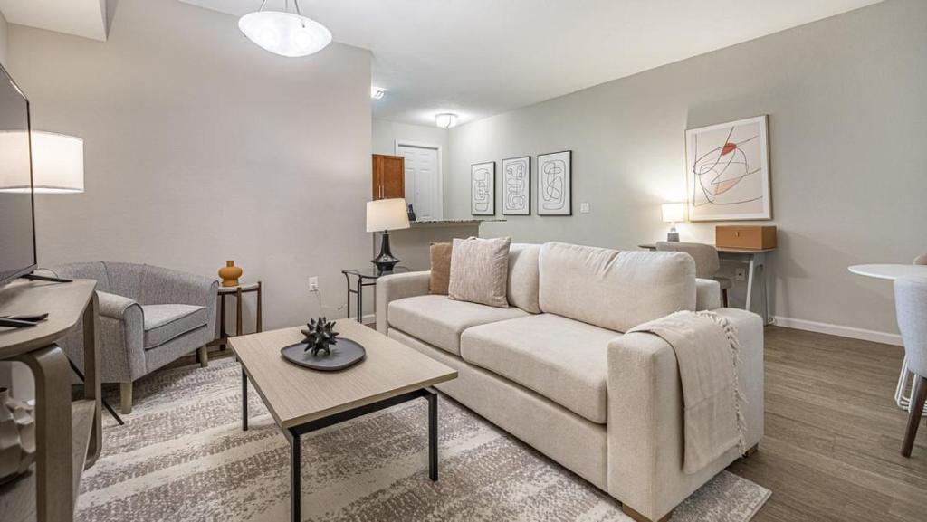 Landing - Modern Apartment with Amazing Amenities (ID7929X37) image
