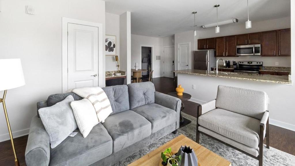 Landing - Modern Apartment with Amazing Amenities (ID1393X588) image