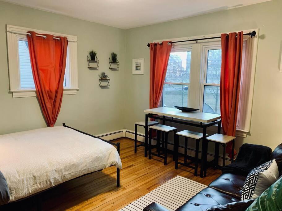 Lovely Apt #2 in Halifax photo 3
