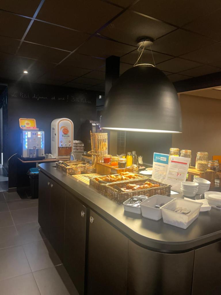 Kyriad Direct Montpellier Saint Jean De Védas - La Peyrière photo 2