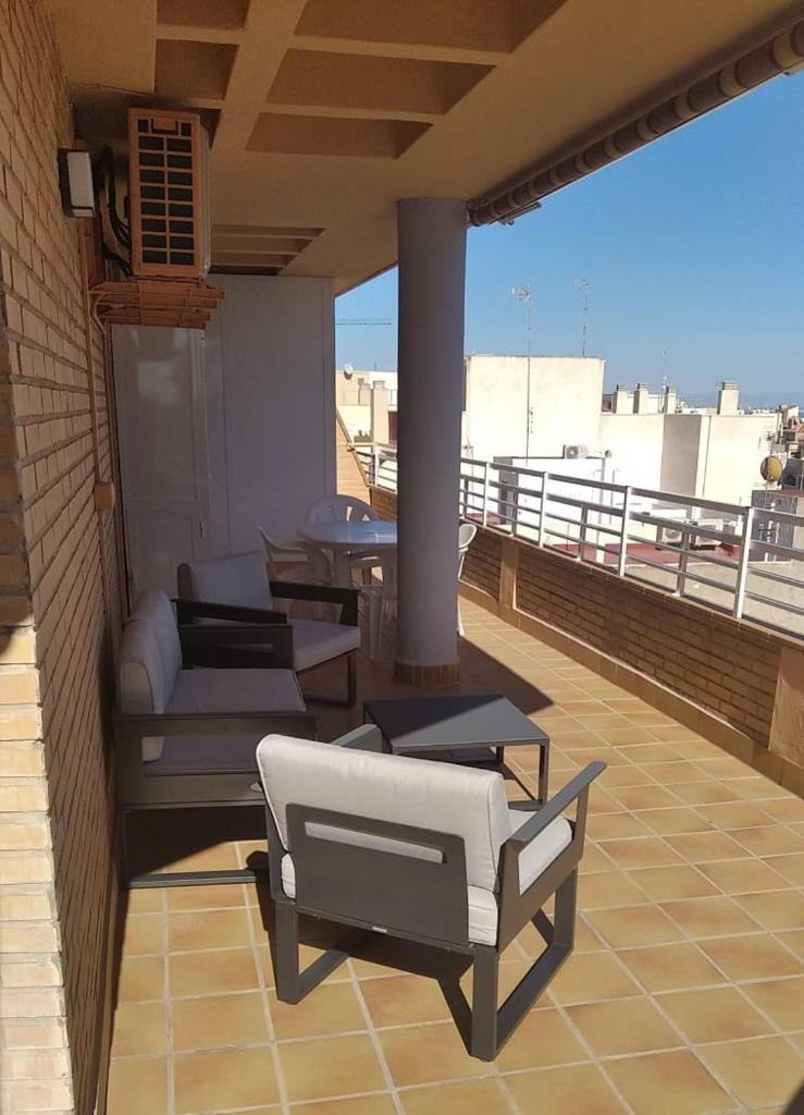 PMT13 - Penthouse with beach view photo 3