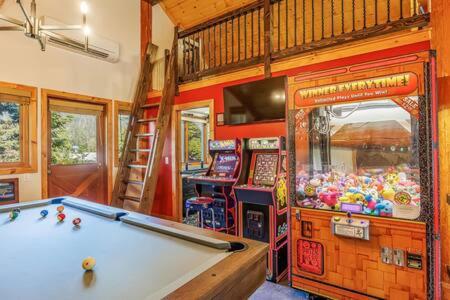 Luxury Family Cabin at Summit West photo 4