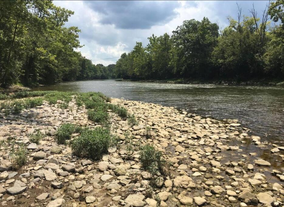 Updated 3bd Cottage on Bike Trail w/ River access! photo 1