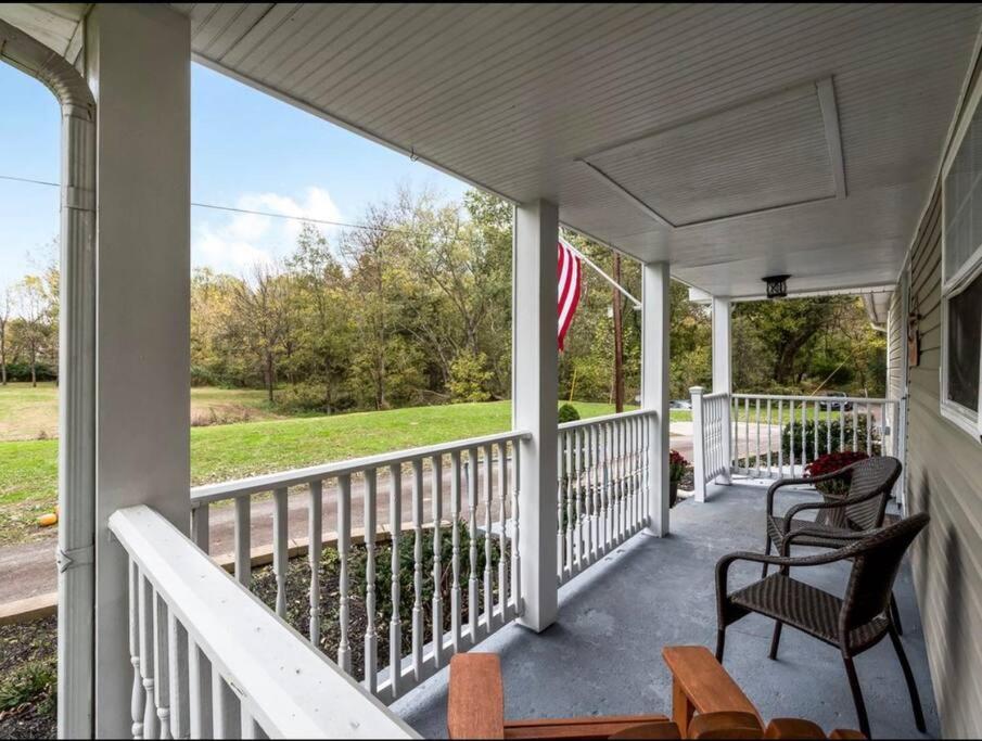 Updated 3bd Cottage on Bike Trail w/ River access!
