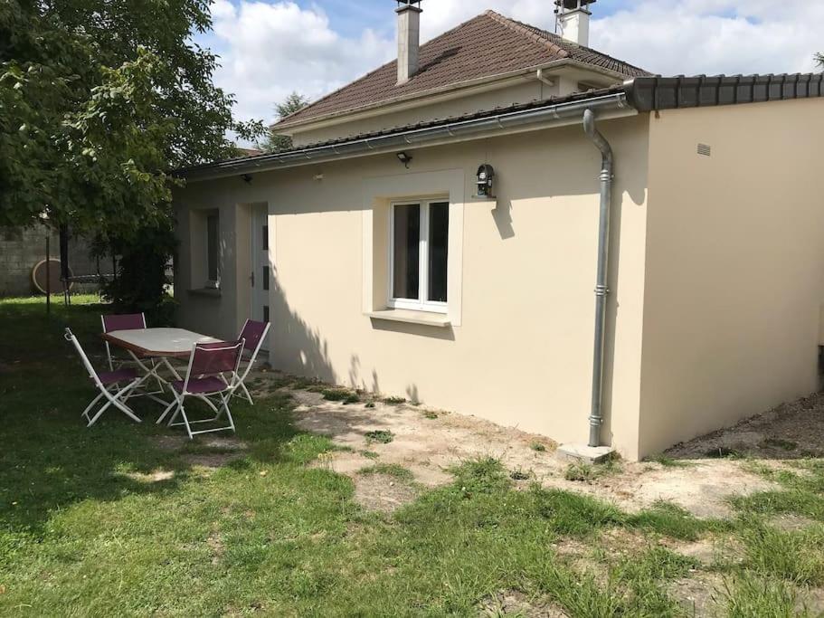 Logement indépendant avec jardin. Proche de Paris