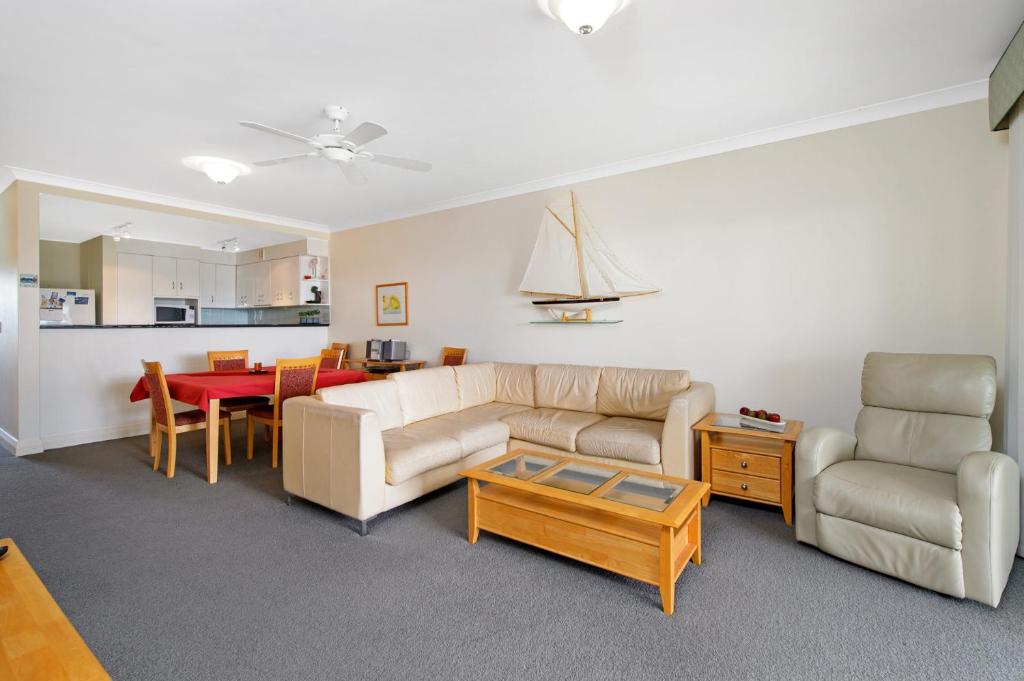 Harbourwatch 11 18 Burrawan Street photo 3