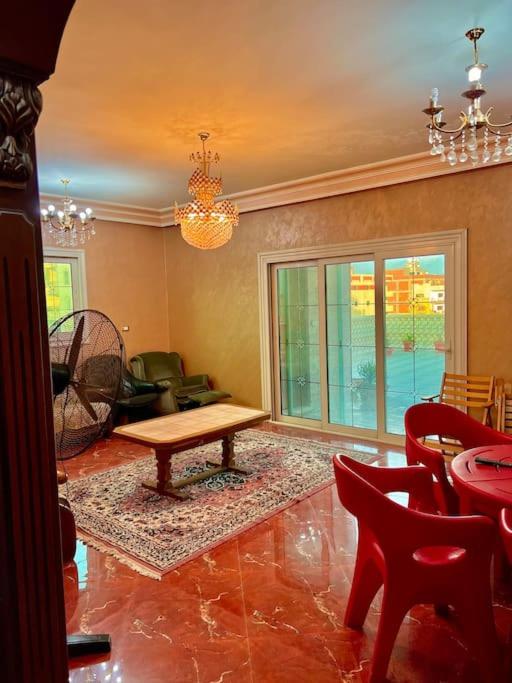 Luxury 5 star apartment with rooftop, security
