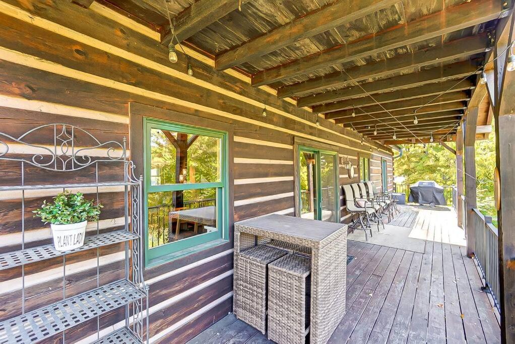 Large Log Cabin Chalet w/ Hot Tub - Horses & Lake! photo 3