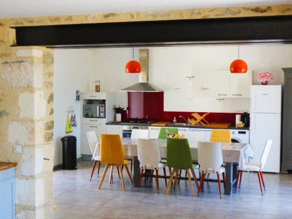 Gîte Le Bernard, 6 pièces, 10 personnes - FR-1-426-164 photo 4