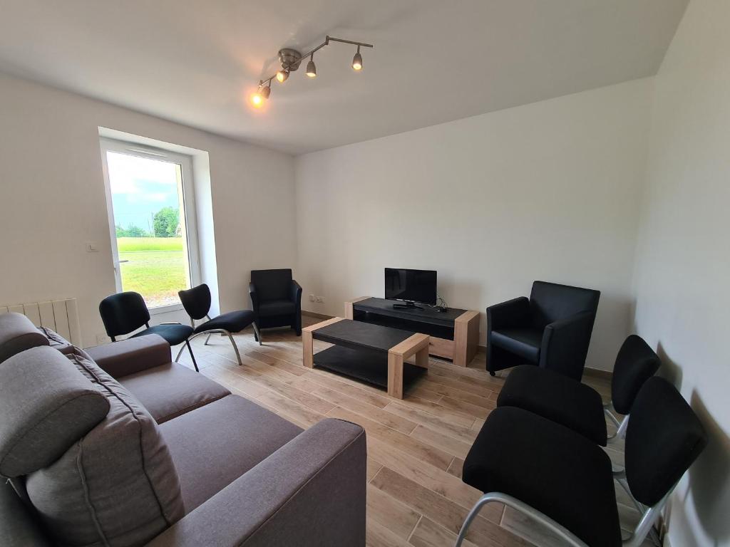 Gîte Montierchaume, 6 pièces, 10 personnes - FR-1-591-358 photo 3