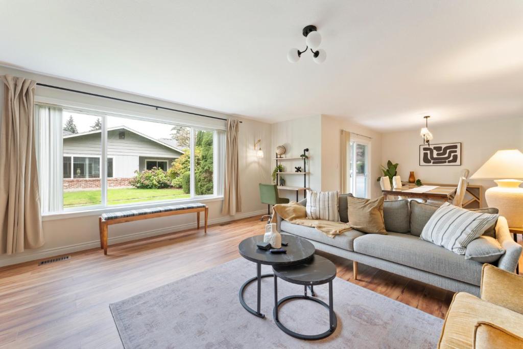 Whisper Hidden Nest Villa Near Vanmall and PDX airport photo 3