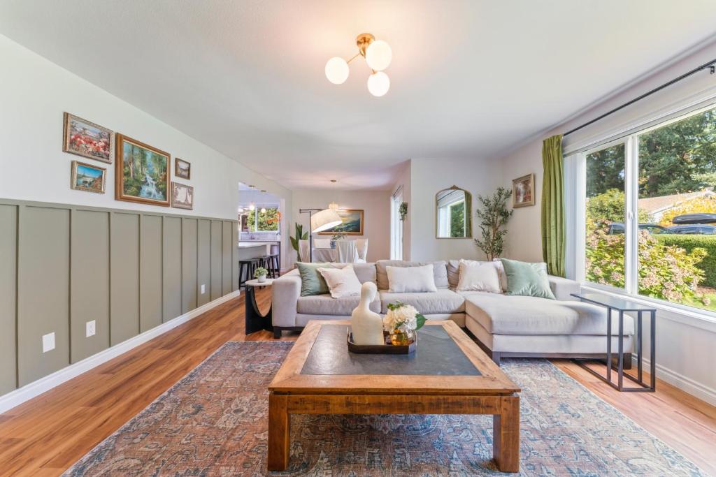 Serene Hidden Abode Villa Near VanMall & PDX