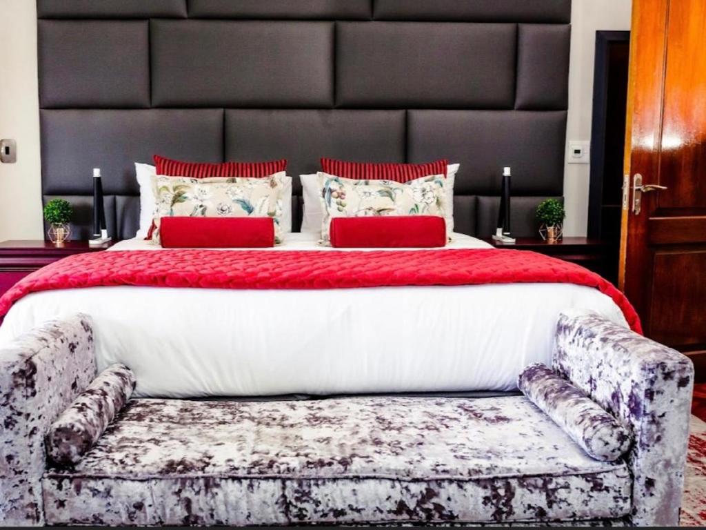 One O Eight Boutique Hotel photo 4