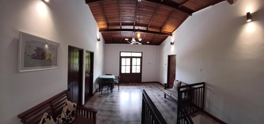 Forest edge villa photo 3