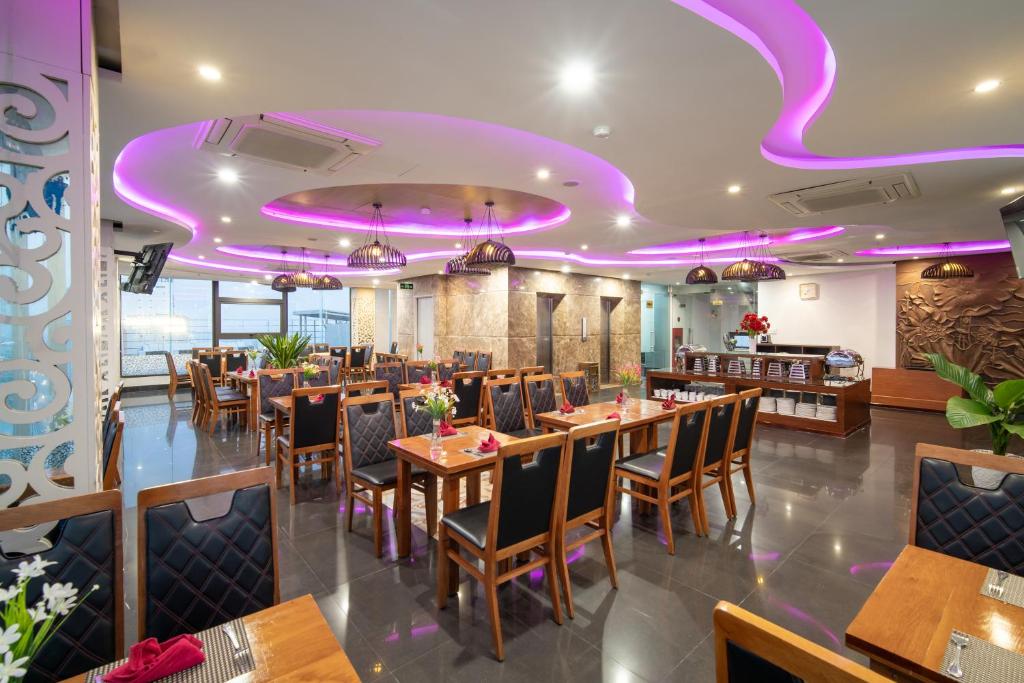 Golden Sun Apartment by New Sky Travel