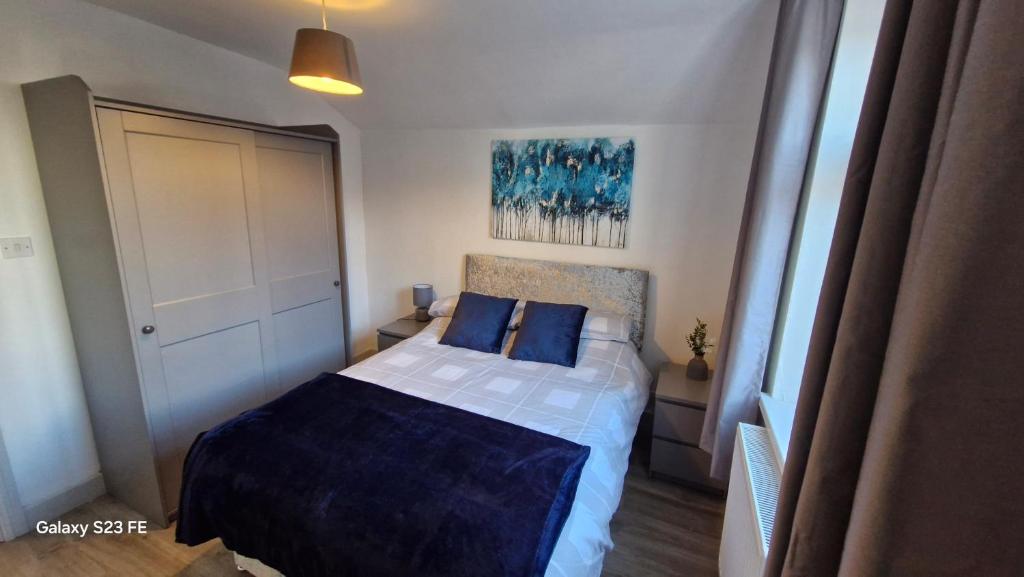 Cardiff 3-Bed Apartment with Private Roof Terrace
