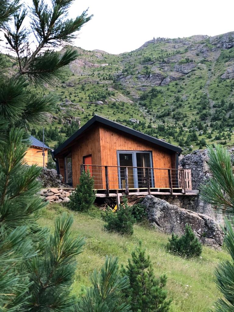 Cabin on a Rock - Mountain Escape photo 2