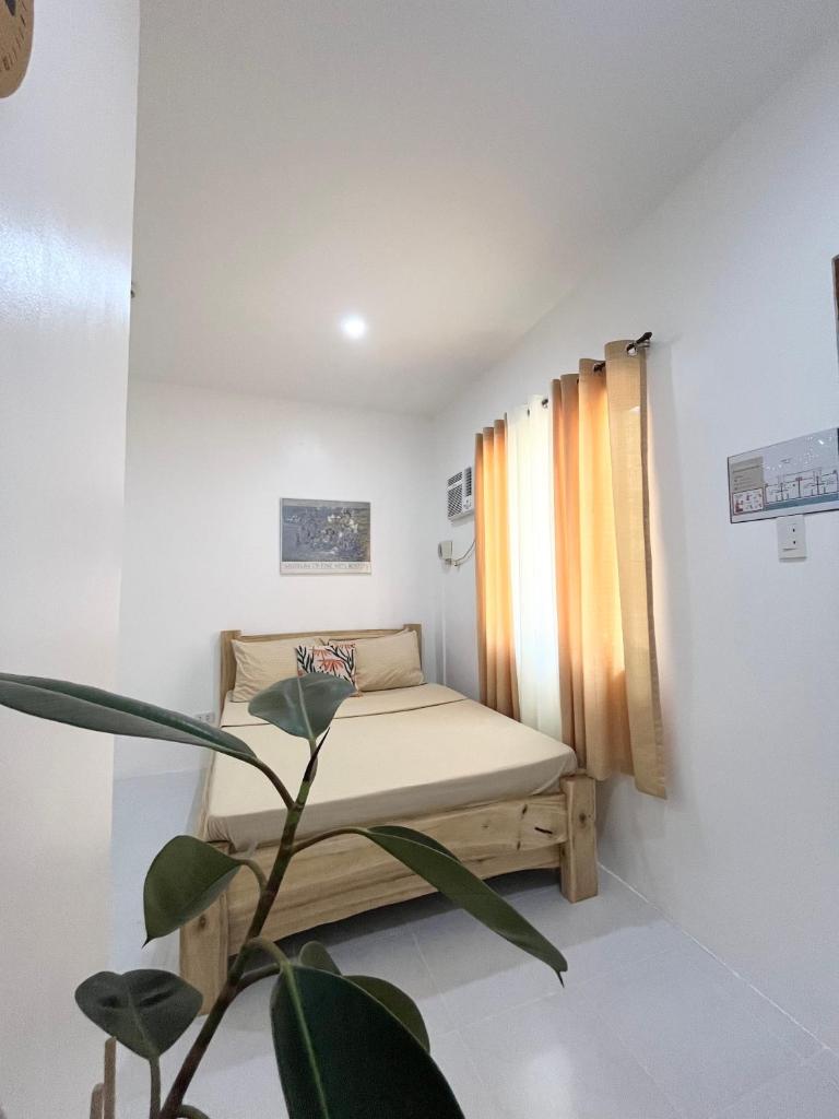 Sunnydale Apartelle -Room Accommodation near Calatagan Beach Resorts photo 2