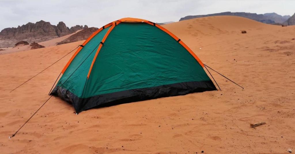 Mobile camping in the desert photo 2
