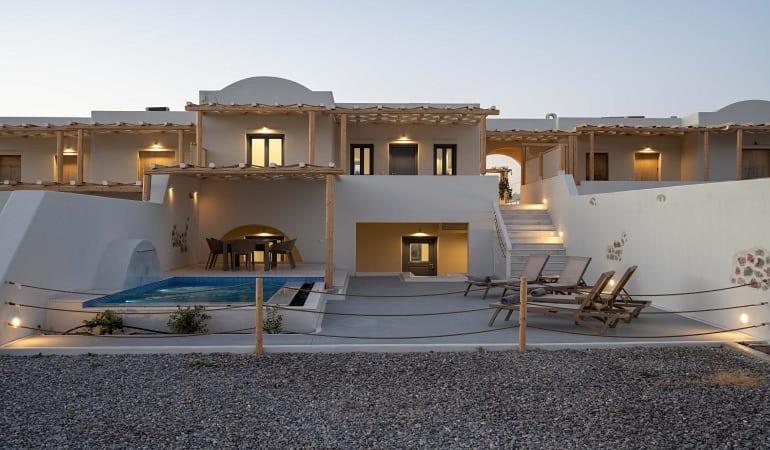 Lovely Santorini Villa - 2 Bedroom Villa - Private Jacuzzi and Charismatic Interior - Vothonas