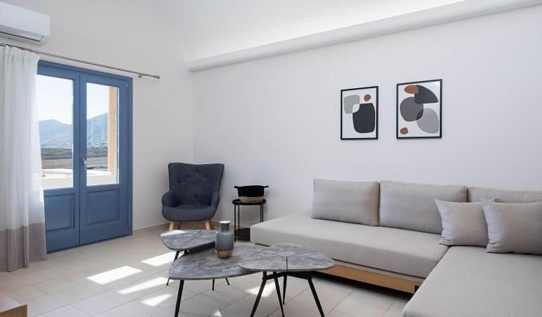 Lovely Santorini Villa - 2 Bedroom Villa - Private Jacuzzi and Charismatic Interior - Vothonas photo 4