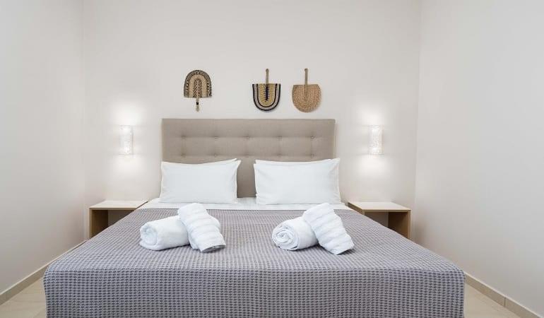 Beautiful Santorini Villa - 3 Bedroom Villa - Private Jacuzzi and Charismatic Interior - Vothonas photo 1