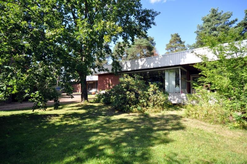 Suuri talo ryhmille meren läheisyydessä, lähellä Helsingin keskustaa, Helsinki