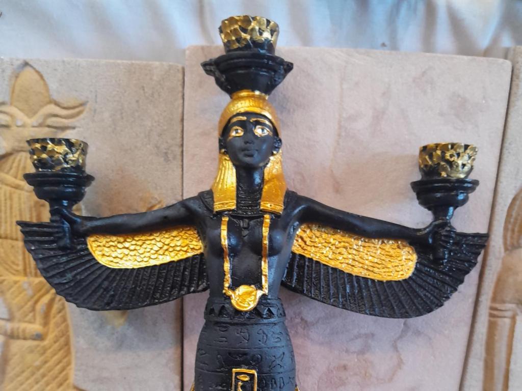 Isis house photo 2