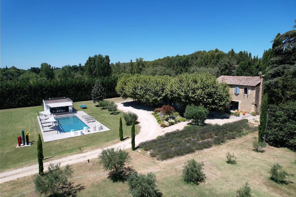 provencal farm house with heated pool located to salon de provence, 12 people