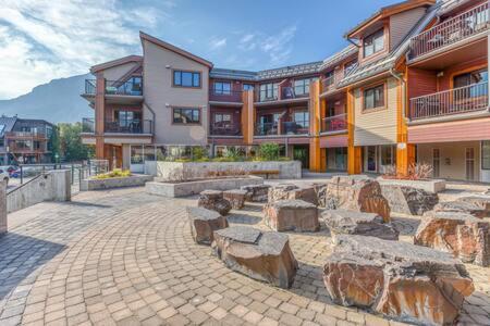 Best Views of Canmore - 2Bed 2Bath photo 3