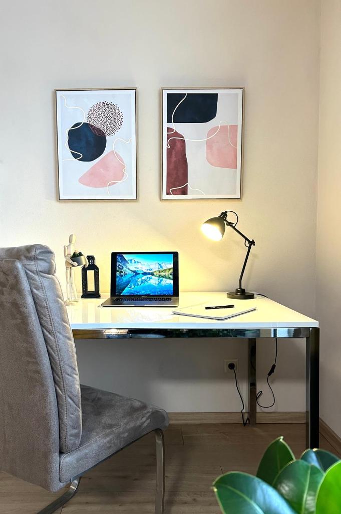 Zentrale Lage - Ideal für Arbeit & Erholung photo 1