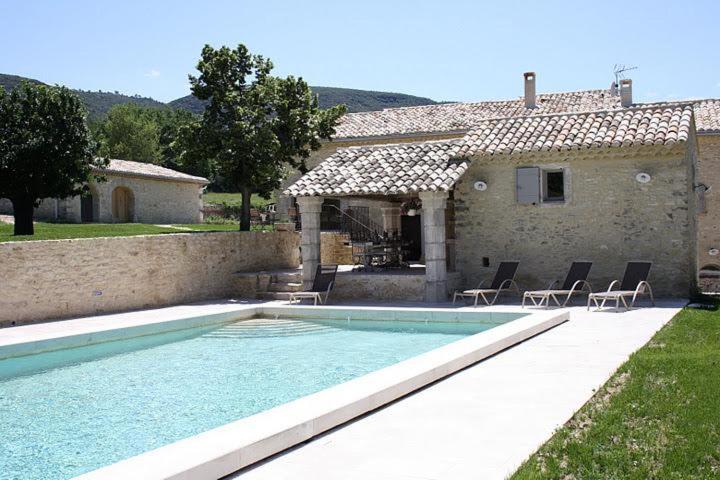 very beautiful and charming 18th century estate in bonnieux, luberon area, in provence - 8 personnes photo 1