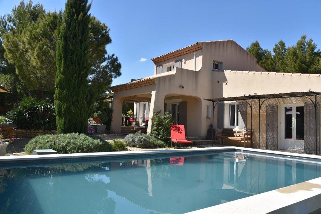 magnificent detached villa with heated swimming pool and jacuzzi, in aureille, in the alpilles ? 8 people photo 1