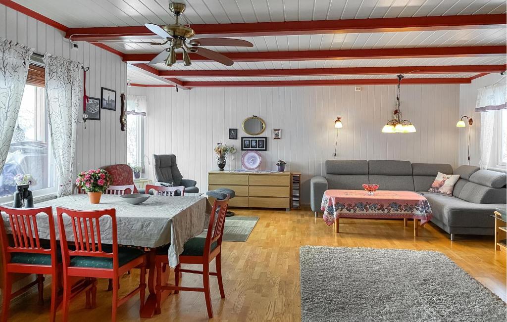 2 Bedroom Stunning Home In Avery photo 4
