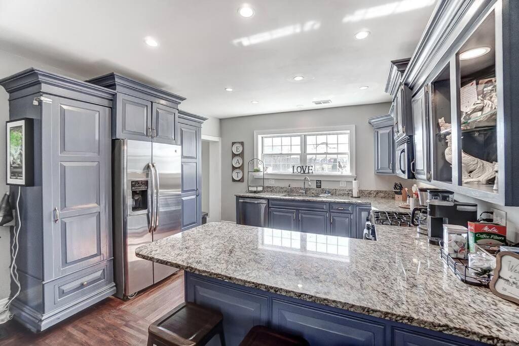 Beautiful Equestrian Estate home w/ Hot Tub! photo 3